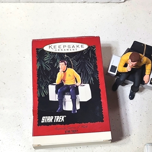 Captain Kirk. STAR TREK  Vintage Hallmark Keepsake Ornament 1995 - Picture 7 of 11